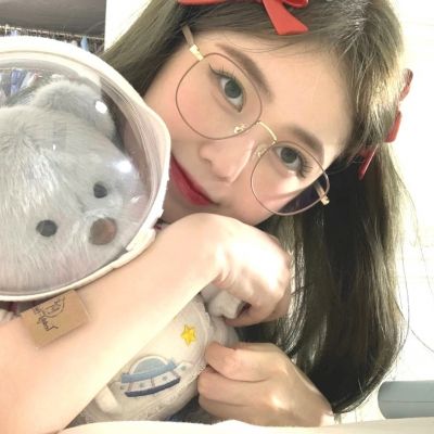 小英塌房掉粉近10万