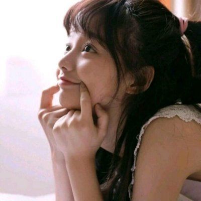 吴谨言，敬业过头了吧！肚子那么大了还坚持拍戏，怎么也不用替身？