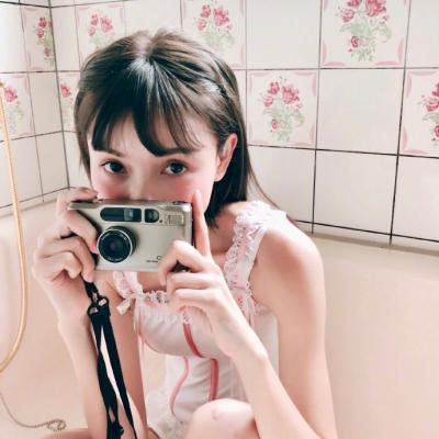 何立峰会见罗氏集团董事会主席施万